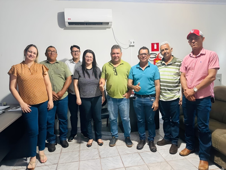 Presidente da C&acirc;mara se re&uacute;ne com vereadores e equipe cont&aacute;bil da Prefeitura para discutir LDO, LOA e PPA 2026